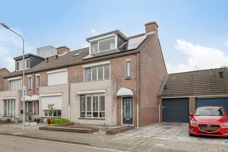 Terraced house for sale: Steenkamplaan 31, Binnenstad-Java Terneuzen