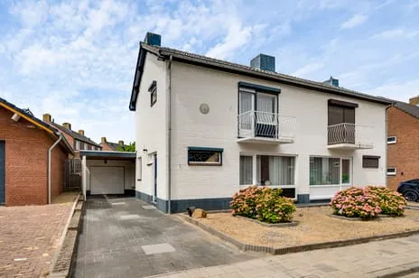 Twee-onder-één-kap te koop: Steenstraat 1, Spaubeek Spaubeek