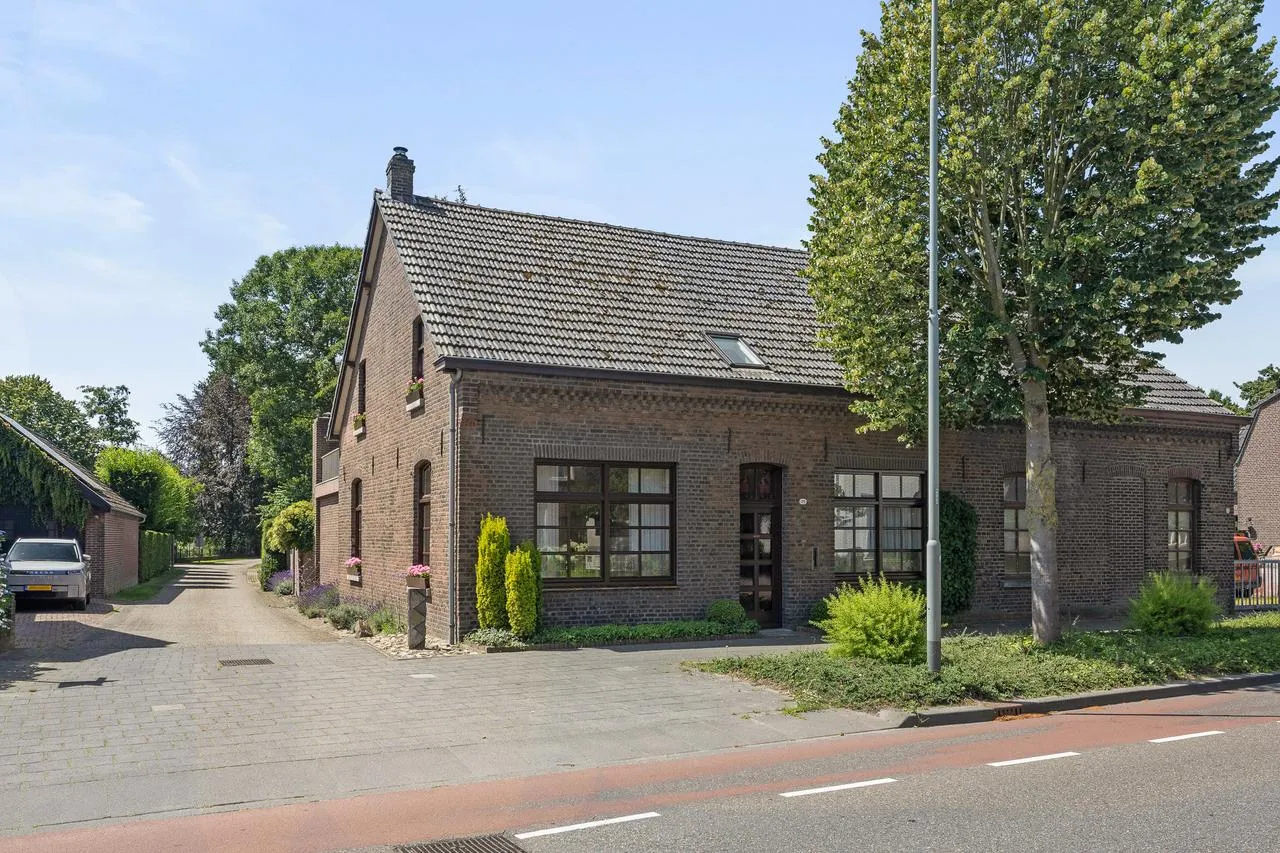 Twee-onder-één-kap te koop: Steenstraat 25, Panningen