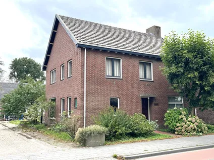 Twee-onder-één-kap te koop: Steenstraat 37, Buitengebied Everlo Panningen
