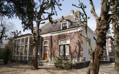 Vrijstaande woning te koop: Steenweg 51, Waardenburg Waardenburg