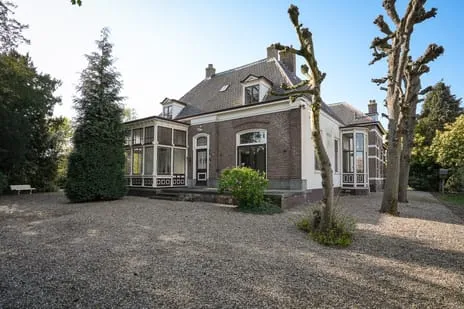 Vrijstaande woning te koop: Steenweg 51, Waardenburg Waardenburg