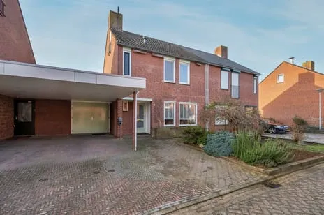 Tussenwoning te koop: Stegemanshof 5, Baarlo-centrum Baarlo (Li)