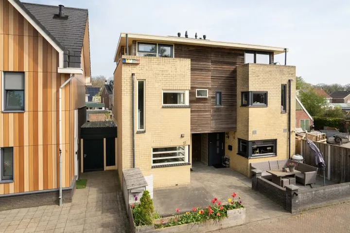 Twee-onder-één-kap te koop: Stephensonstraat 11, Velve-Lindenhof Enschede