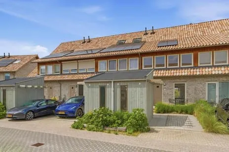 Tussenwoning te koop: Sterduinstraat 71, Duin Noord Almere