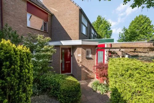 Tussenwoning te koop: Sterkenburg 156, De Burgen Ede