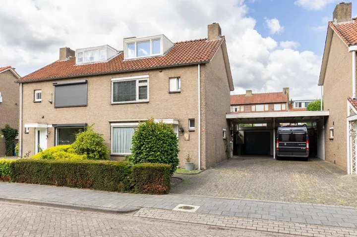 Twee-onder-één-kap te koop: Sterrenlaan 14, Zonderwijk Veldhoven