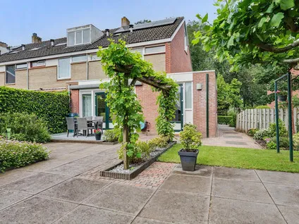 Hoekwoning te koop: Sterrenlaan 75, Puttershoek Woonkern Puttershoek