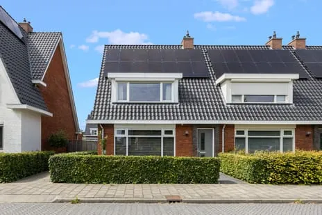 Corner house for sale: Sterrenzand 20, Deest Deest
