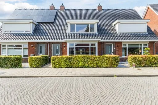 Tussenwoning te koop: Sterrenzand 8, Deest