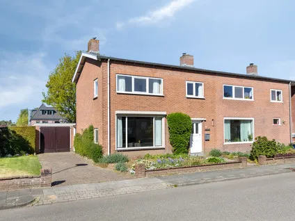 Twee-onder-één-kap te koop: Stiftstraat 12, Molenhoek Molenhoek