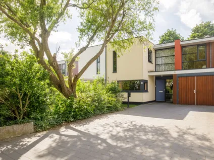 Tussenwoning te koop: Stijn Streuvelshof 4, Literatuurwijk Zuid Almere