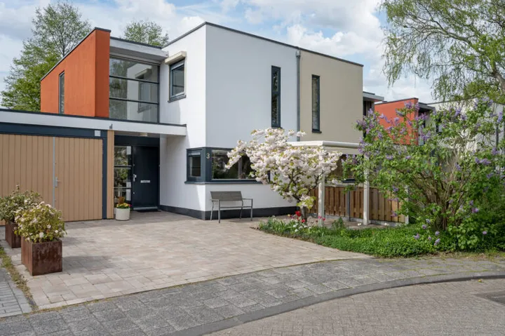 Tussenwoning te koop: Stijn Streuvelshof 3, Literatuurwijk Zuid Almere