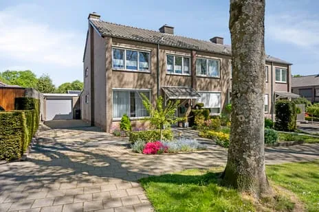 Hoekwoning te koop: Stikkerstraat 53, Geleen-Zuid Geleen