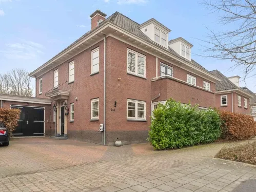 Tussenwoning te koop: Stinzenlaan Zuid 245, Broeckland Breukelen