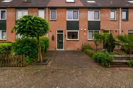 Tussenwoning te koop: Stoelendans 7, Dansenbuurt-zuid Capelle Aan Den Ijssel