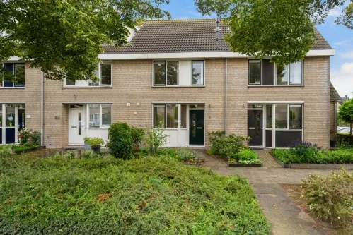 Tussenwoning te koop: Stokroosweide 9, Woerden
