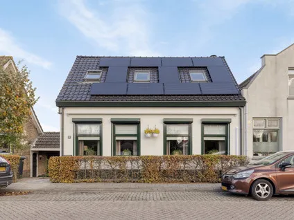 Twee-onder-één-kap te koop: Stoofdijk 60, Dinteloord