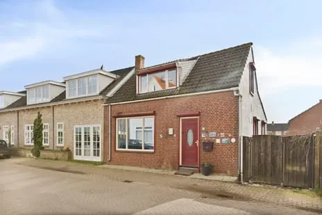 Twee-onder-één-kap te koop: Stoofdijk 9, Dinteloord Dinteloord