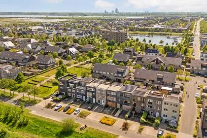 Tussenwoning te koop: Stopperknoop 22, Noorderplassen W.- Noord Almere