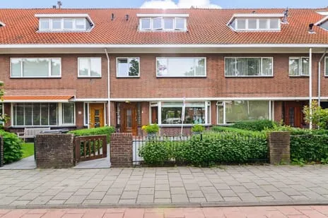 Tussenwoning te koop: Storm van 's-Gravesandeweg 70, Dorp Wassenaar Wassenaar