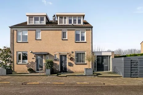 Twee-onder-één-kap te huur: Straat Davis 4, Tiendweg Noord Krimpen Aan De Lek
