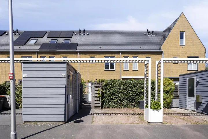 Tussenwoning te koop: Straat van Corsica 145, De Bron-Noord Amersfoort