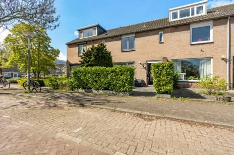 Tussenwoning te koop: Straat van Magelhaens 28, Zeestratenbuurt Amstelveen
