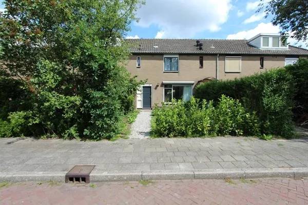 Tussenwoning te huur: Straat van Makassar 51, Zeestratenbuurt Amstelveen