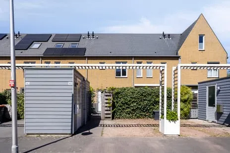 Tussenwoning te koop: Straat van Corsica 145, De Bron-Noord Amersfoort