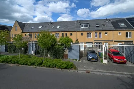 Tussenwoning te koop: Straat van Corsica 39, De Bron-Noord Amersfoort