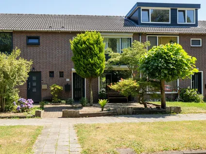 Tussenwoning te koop: Straatsburglaan 31, Boswinkel-De Braker Enschede