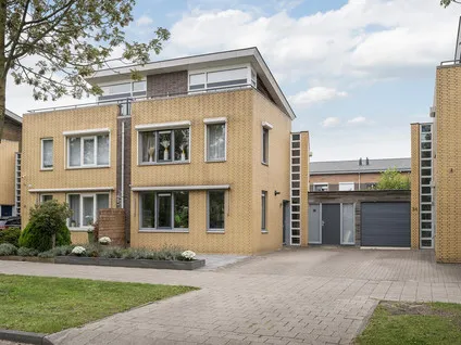Tussenwoning te koop: Strandplevier 36, Bergen Op Zoom