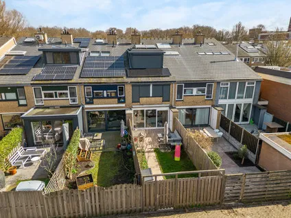 Tussenwoning te koop: Strandschelpenbank 3, Leiden