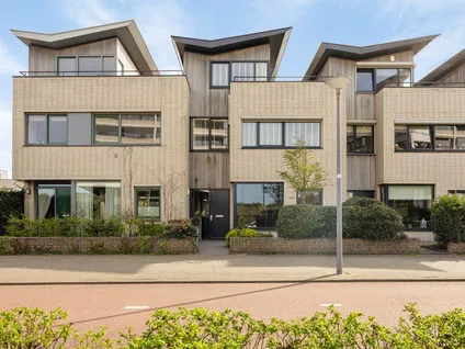 Tussenwoning te koop: Strandweg 50, Strand en Duin Hoek Van Holland