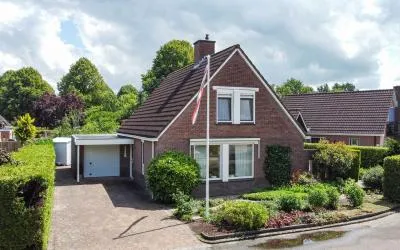 Vrijstaande woning te koop: Strausslaan 14, Zuiderpark Hoogezand
