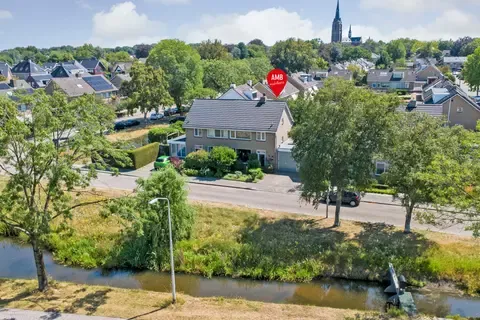 Tussenwoning te koop: Strausslaan 38, Vlijmen