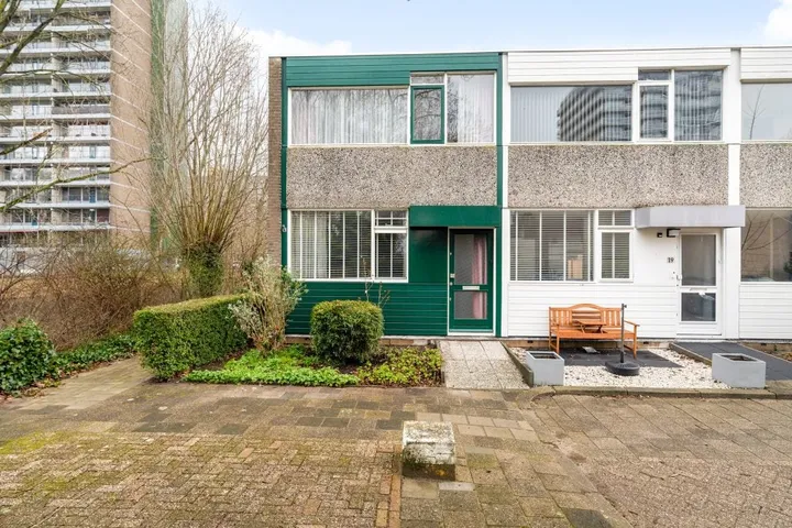 Hoekwoning te koop: Strawinskylaan 17, Delft
