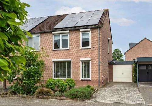 Tussenwoning te koop: Stresemannstraat 23, Methen Zevenaar