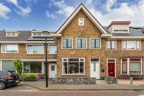 Terraced house for sale: Strick van Linschotenstraat 7, Sint Aagtendorp Beverwijk