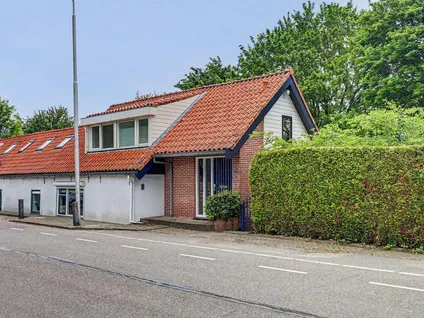Hoekwoning te koop: Strijenseweg 106, 's-Gravendeel Woonkern 'S-Gravendeel