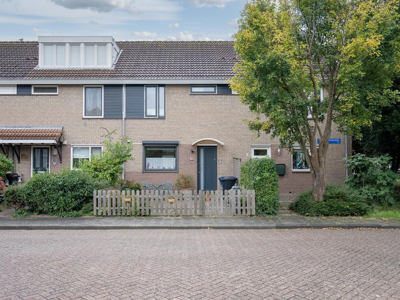 Tussenwoning te koop: Strijkmolenstraat 95, Almere
