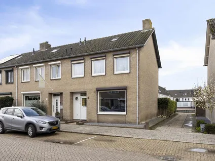 Hoekwoning te koop: Strijp 8, Wouw Wouw