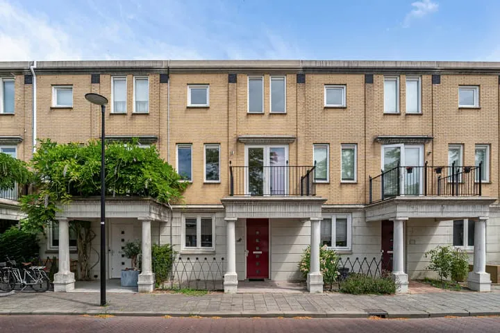 Tussenwoning te koop: Strijplaan 202, Strijp Rijswijk (Zh)