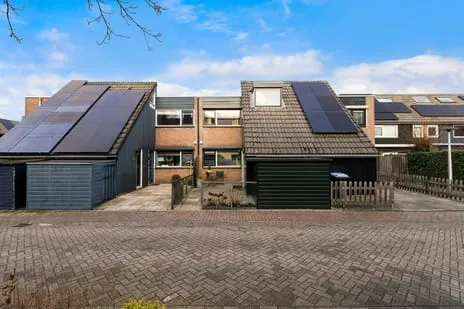 Tussenwoning te koop: Strobenen-bogerd 20, Krommeweg-Noord Hendrik-Ido-Ambacht