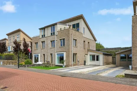 Twee-onder-één-kap te koop: Stroomwal 40, De Citadel Heemskerk