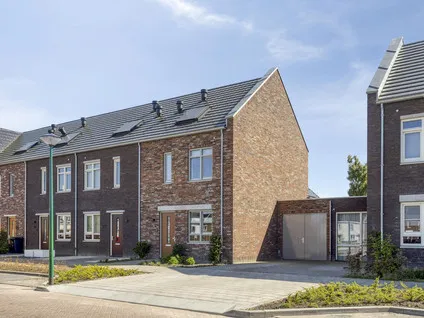 Tussenwoning te koop: Struisgras 29, Heesch