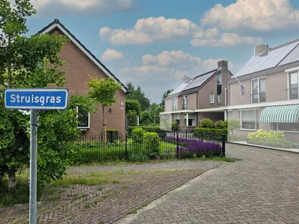 Tussenwoning te koop: Struisgras 33, Stroom-Esch Borne