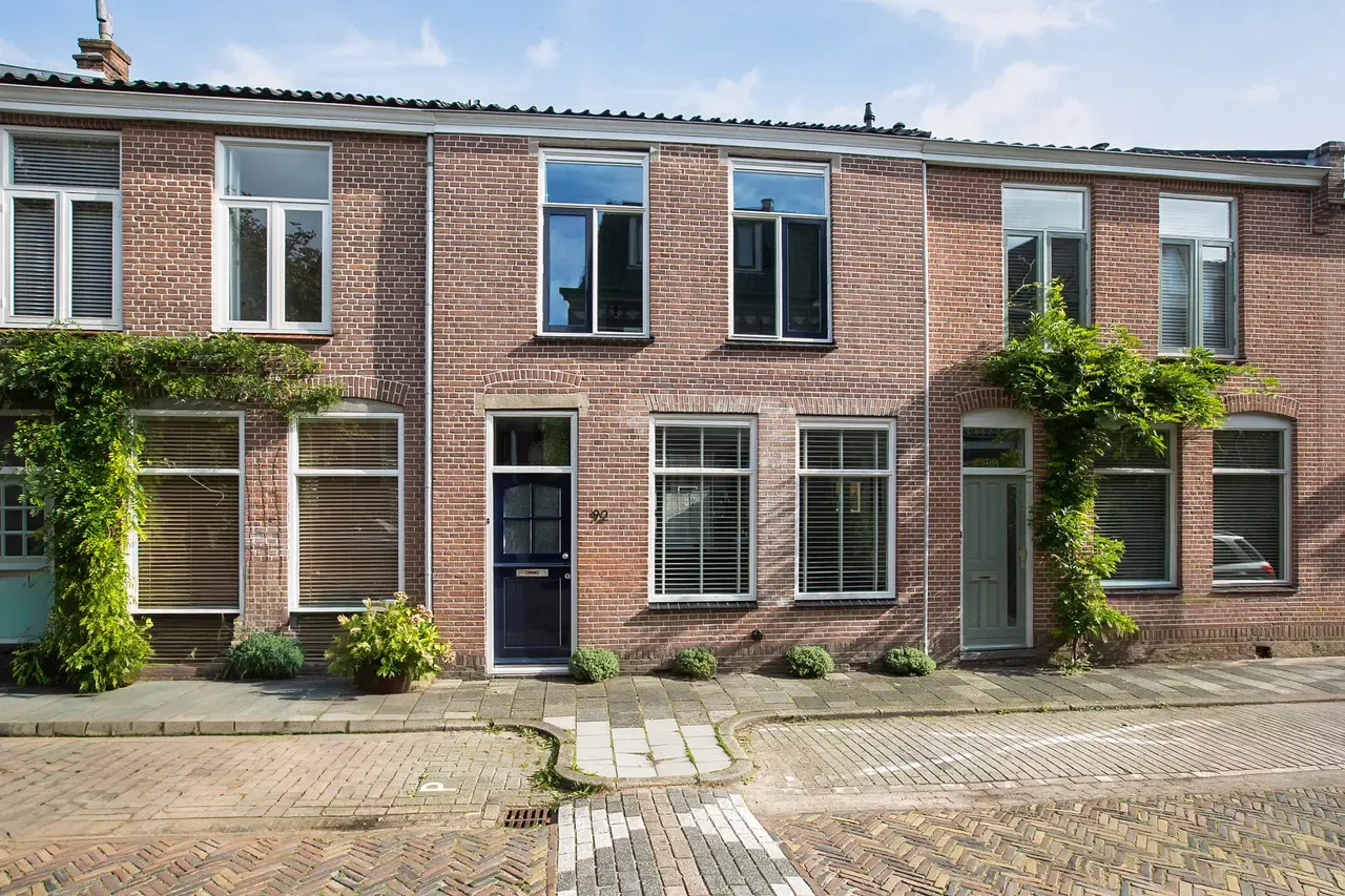 Tussenwoning te koop: Stuartstraat 92, Alkmaar