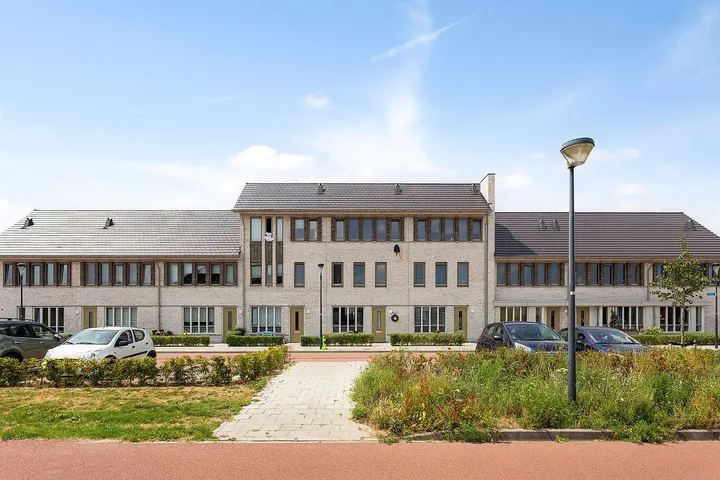 Tussenwoning te huur: Stuifduin 32, Vrachelen-Noord Oosterhout